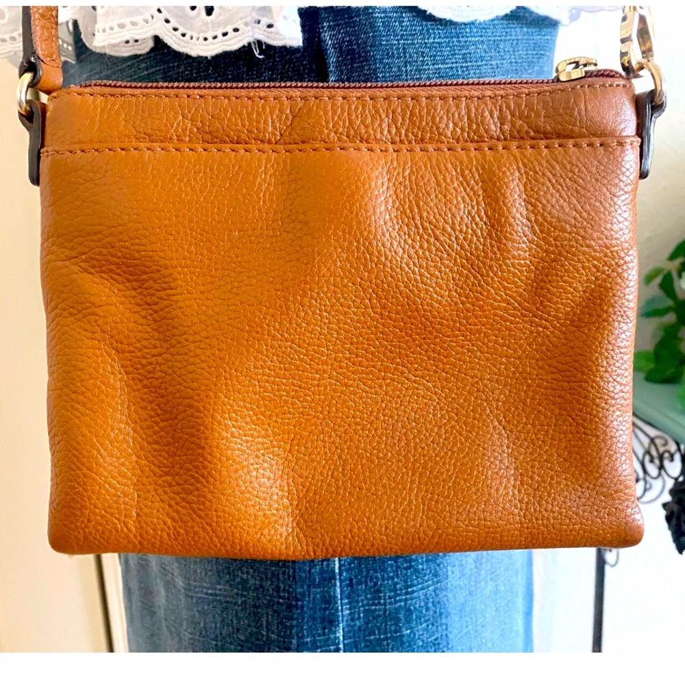 Michael Kors Tan Crossbody Bag with Signature Style - Picture 5 of 8